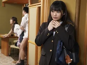 Búp bê mới lớn cướp ông xã của mẹ