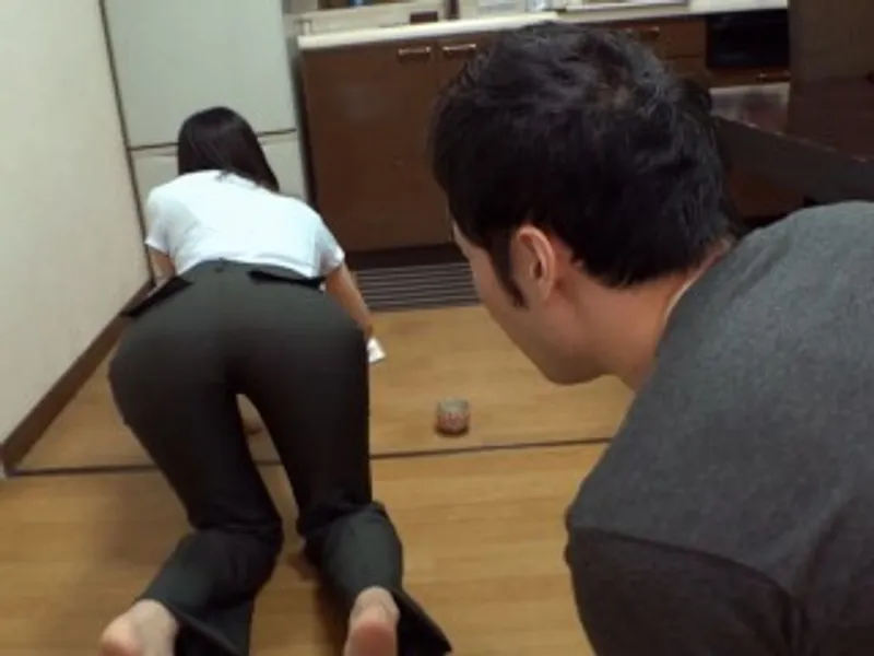 Mẹ cô vợ khiêu gợi và cdương vật rể dâm