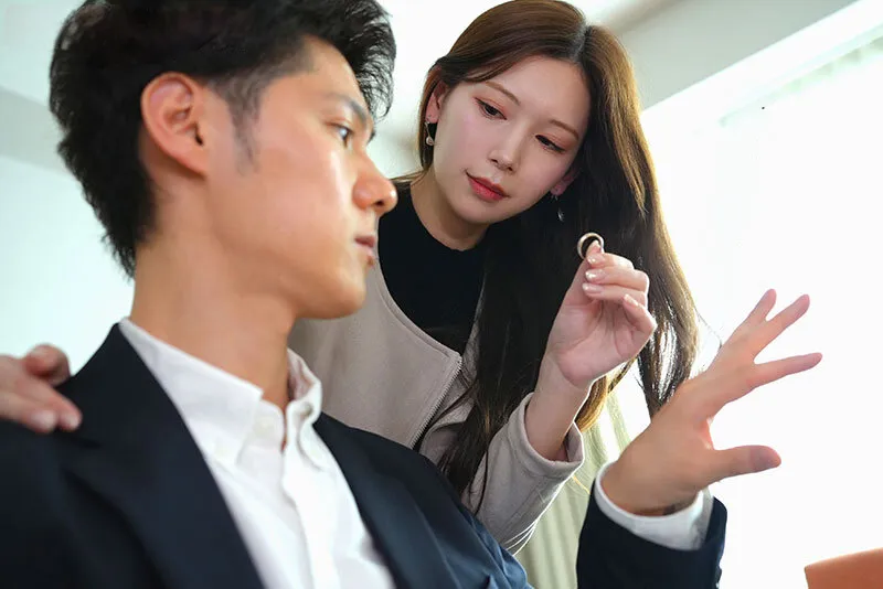 Bà xã đi đi chơi, ông chồng ở nhà bị nhỏ em bà xã gạ xxx không trượt phát nào